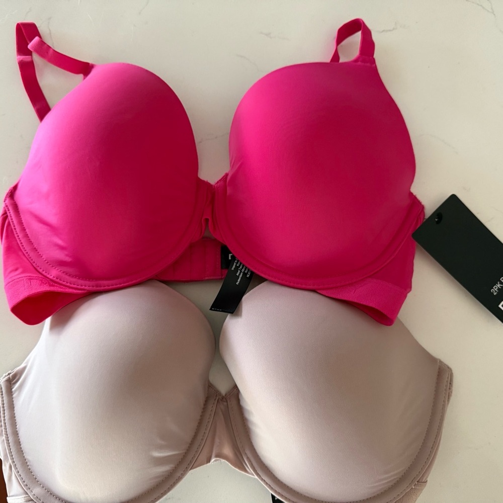 NEW Dkny Pink and Cream Intimates Smooth Molded Bras